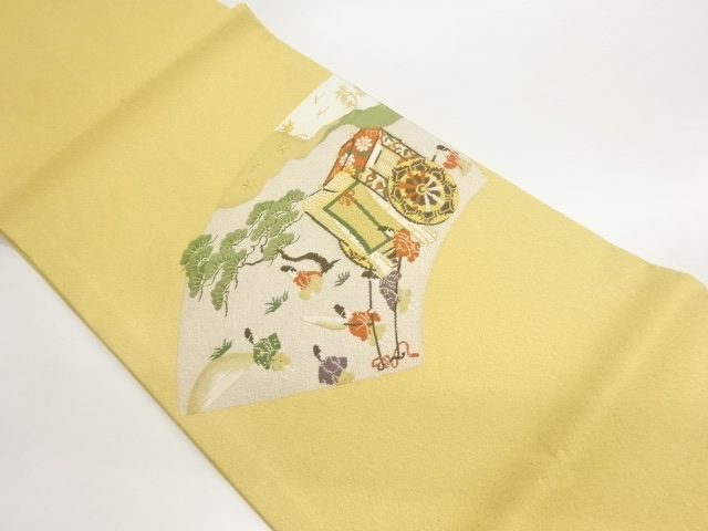 地紙に御所車・時代人物模様織出し開き名古屋帯（額縁仕立て）